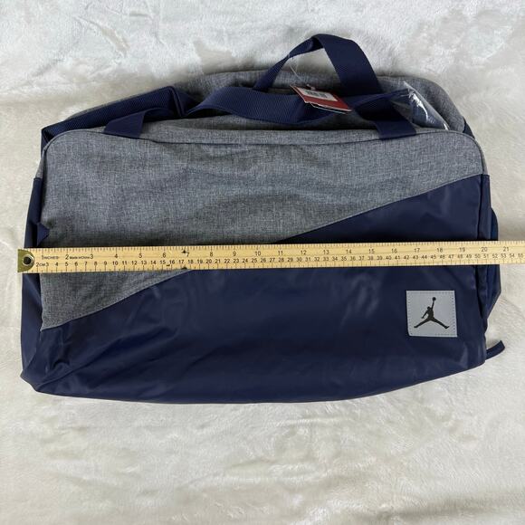 Nike Air Jordan Duffel Bag Navy Gray Jumpman w/ Wet Dry Shoe Pocket NWT - Picture 2 of 7